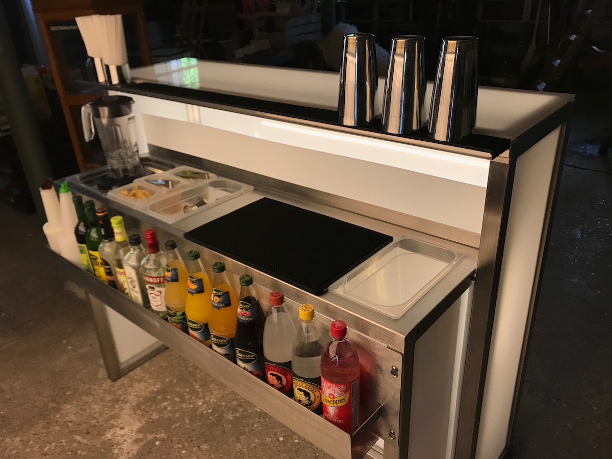 Mobile bar workstation – GN inserts, speed rack and storage