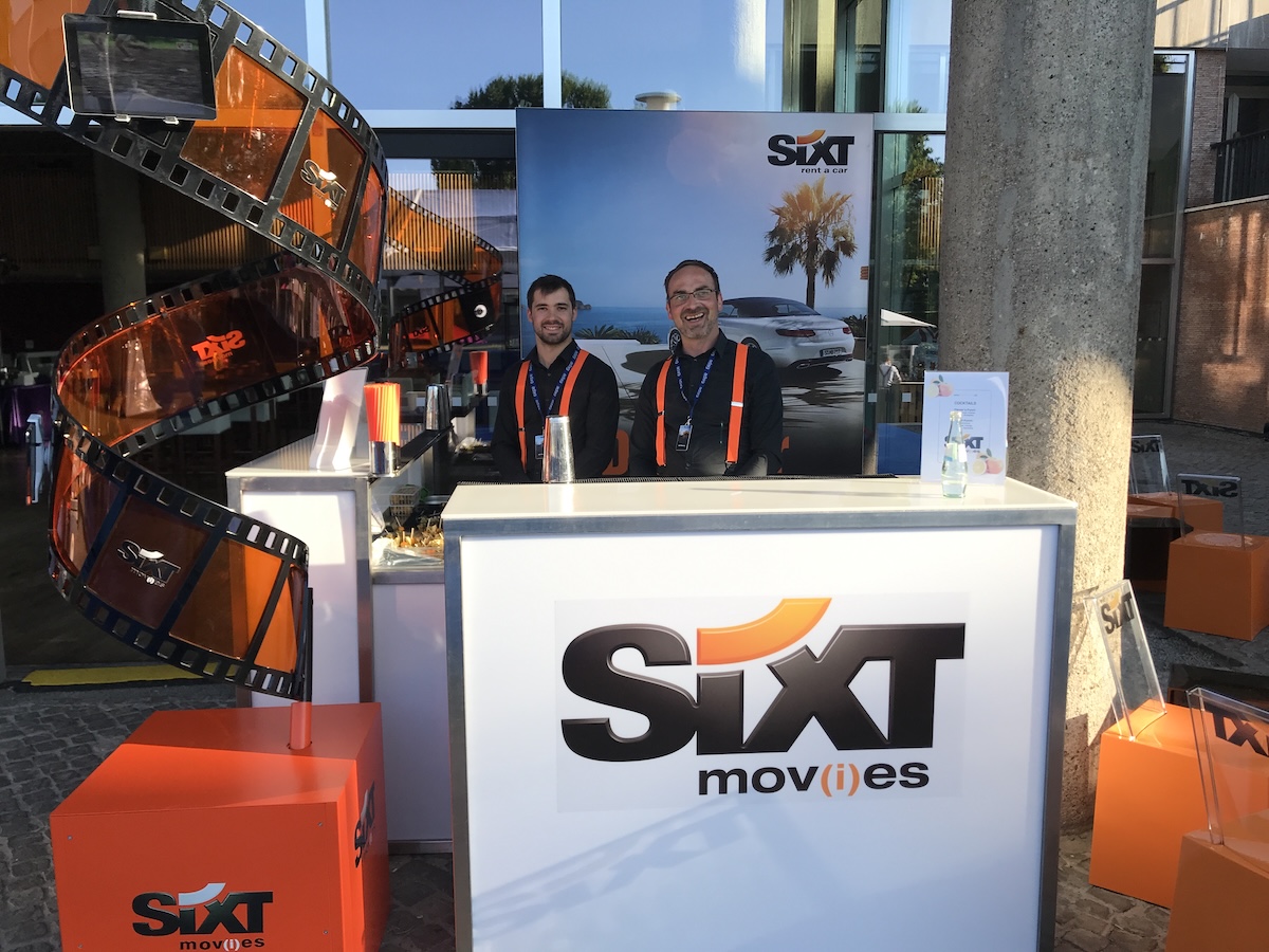 Mobile bar with branding – acrylic front panel for logo placement