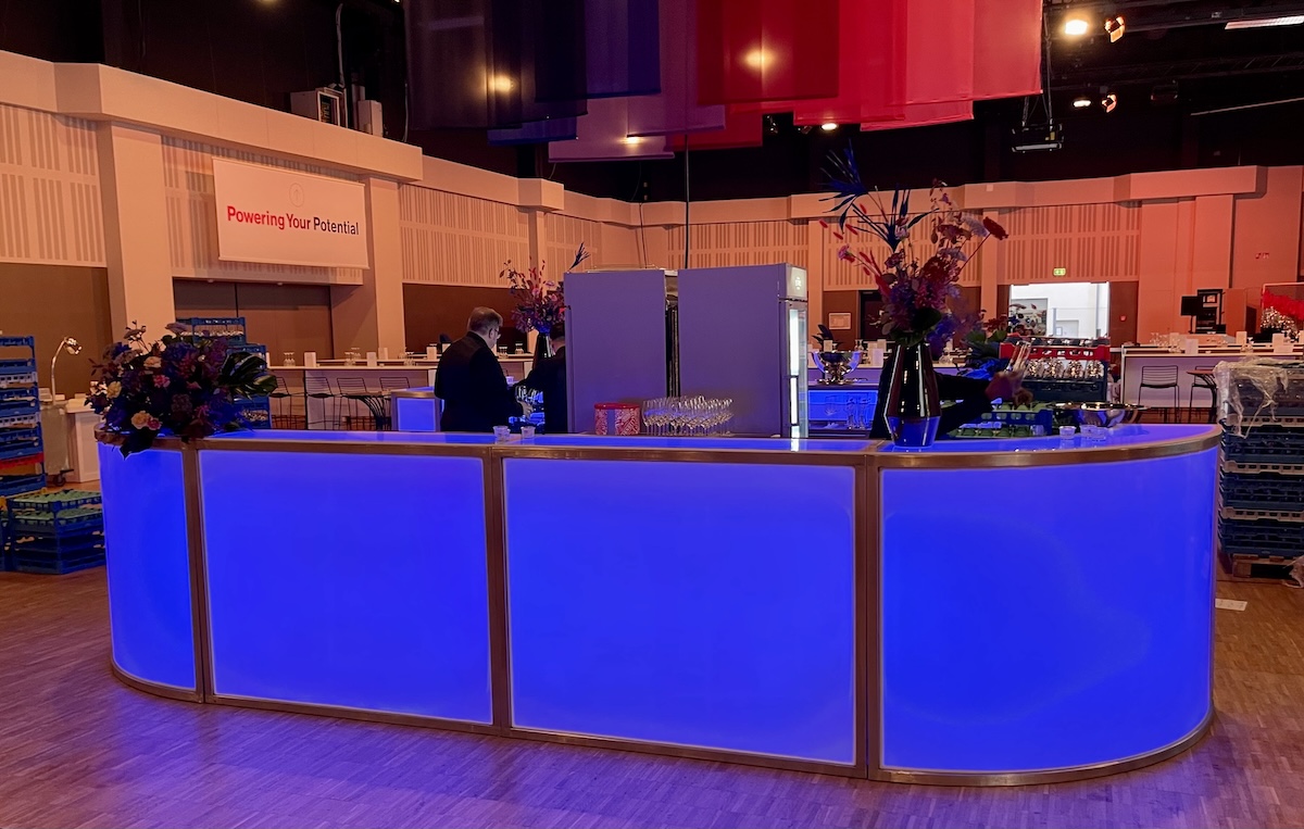 Mobile bar – modules with rounded side panels